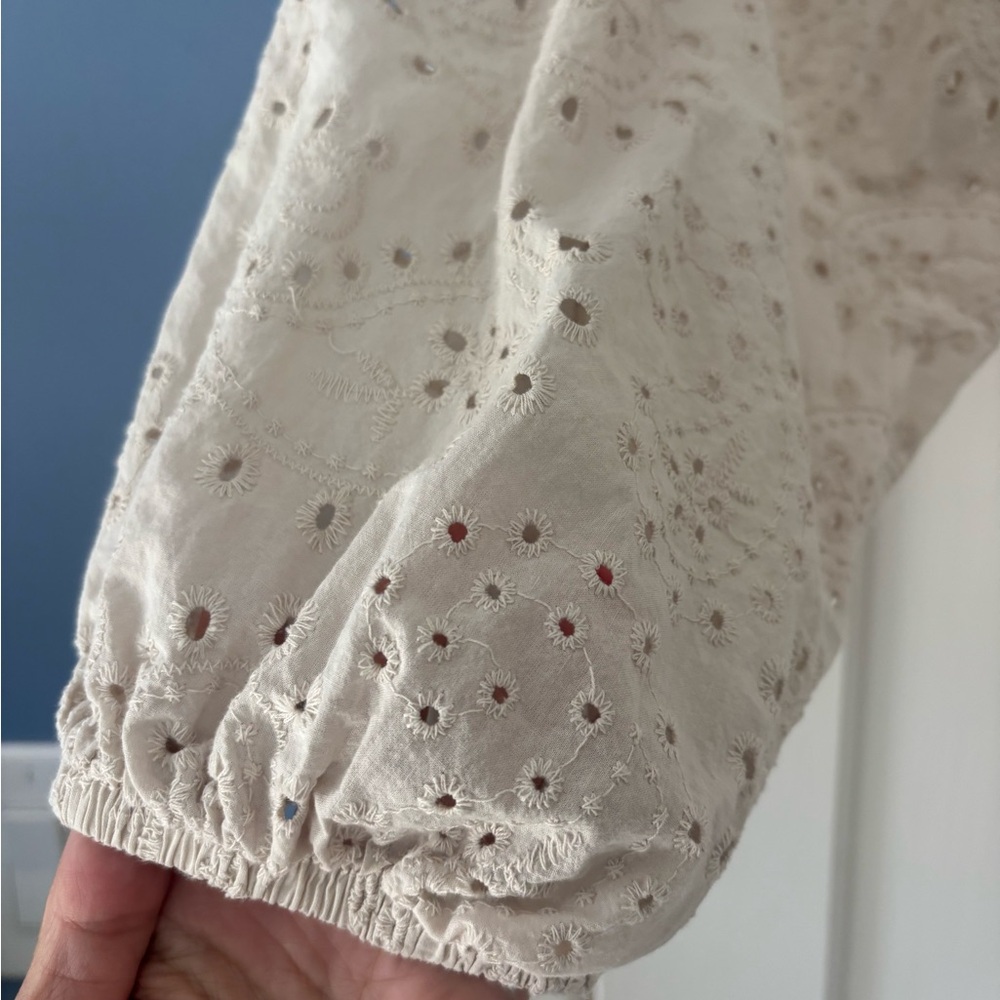 Meo Meli Cream Eyelet Tie-Front Blouse Size Small - Picture 3 of 10